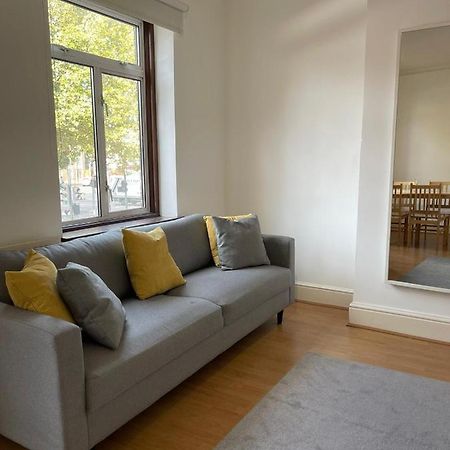 Amazing 3 Bedroom Flat Minutes From Tower Bridge London Exterior photo